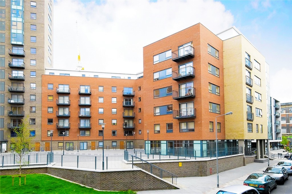 Martin & Co Stratford 1 bedroom Apartment Let in Burford Wharf, 3 Cam