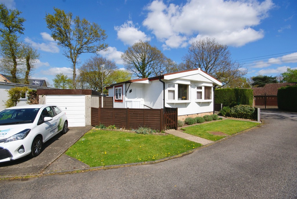 Martin & Co Lincoln 2 bedroom Detached Bungalow Let in Broxburn Park