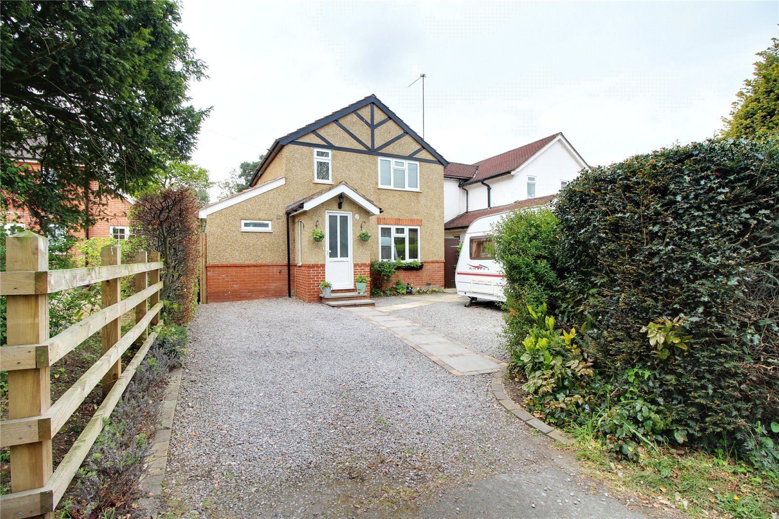 Parkers Woodley 3 bedroom House SSTC in Reading Road Woodley Reading