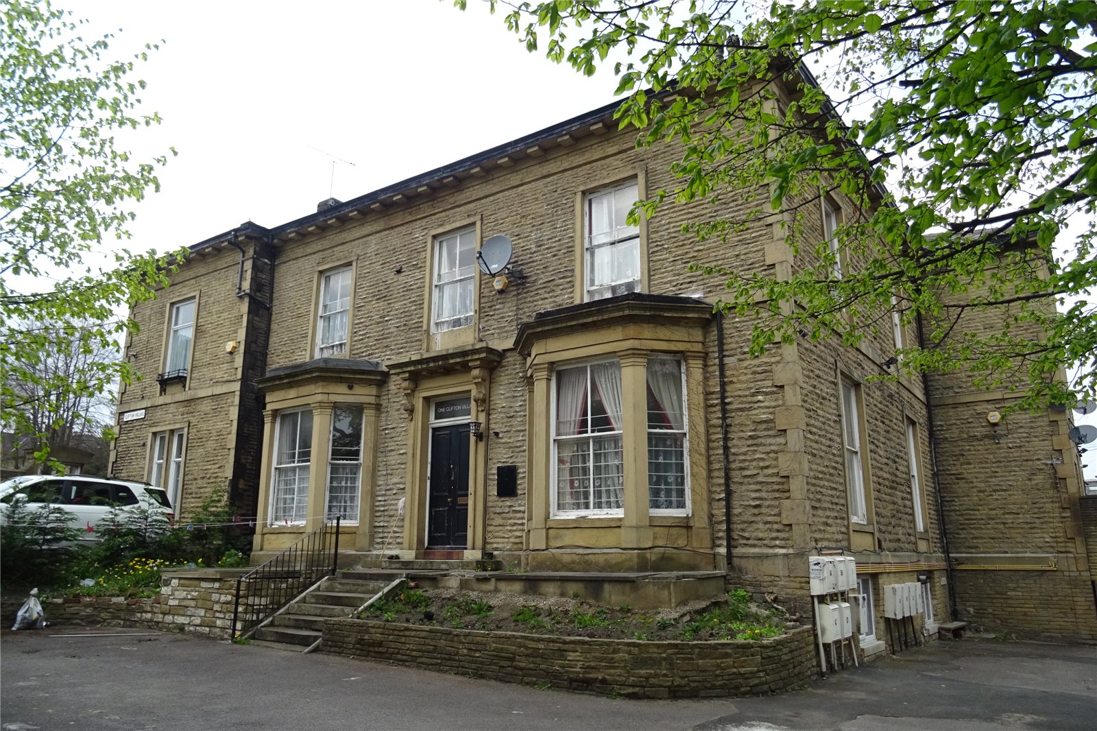 Whitegates Bradford 2 bedroom Flat to rent in Clifton Villas Bradford