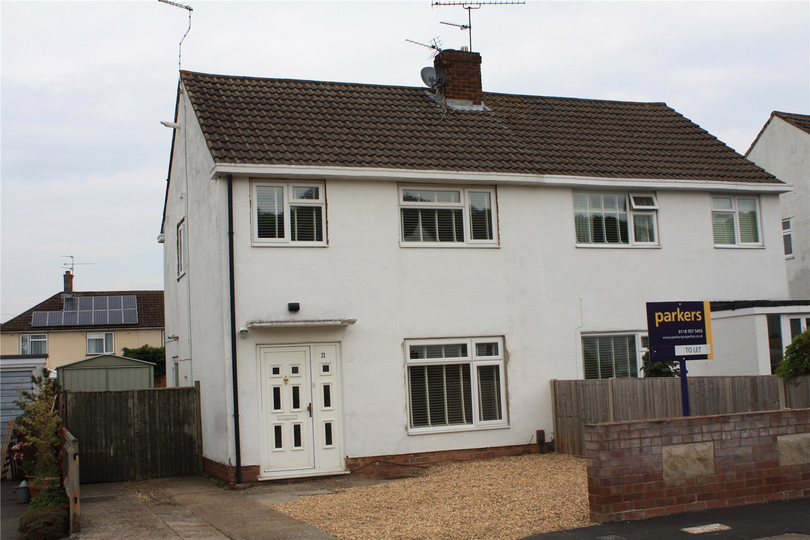 Parkers Reading 3 Bedroom House To Rent In Alandale Close Reading