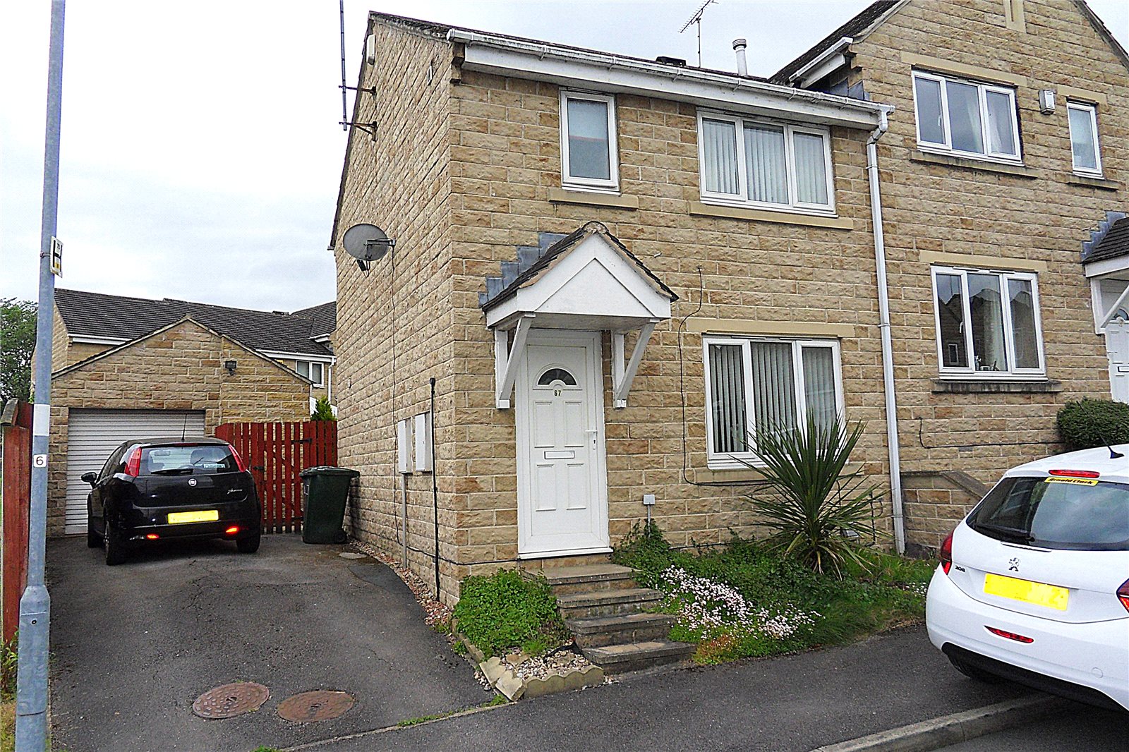 Whitegates Mirfield 3 Bedroom House Sstc In Oakleigh Gardens Mirfield