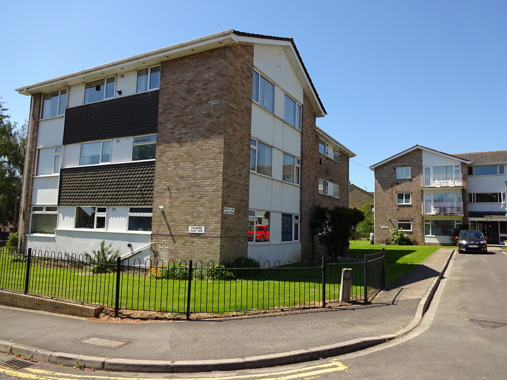 Martin & Co Yeovil 2 bedroom Flat Let in Legion Road, Yeovil