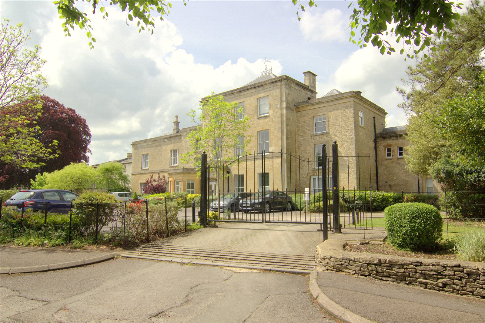 CJ Hole Cirencester 2 bedroom Flat for sale in Chesterton House