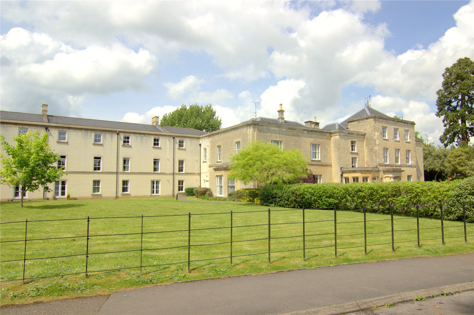 CJ Hole Cirencester 2 bedroom Flat for sale in Chesterton House