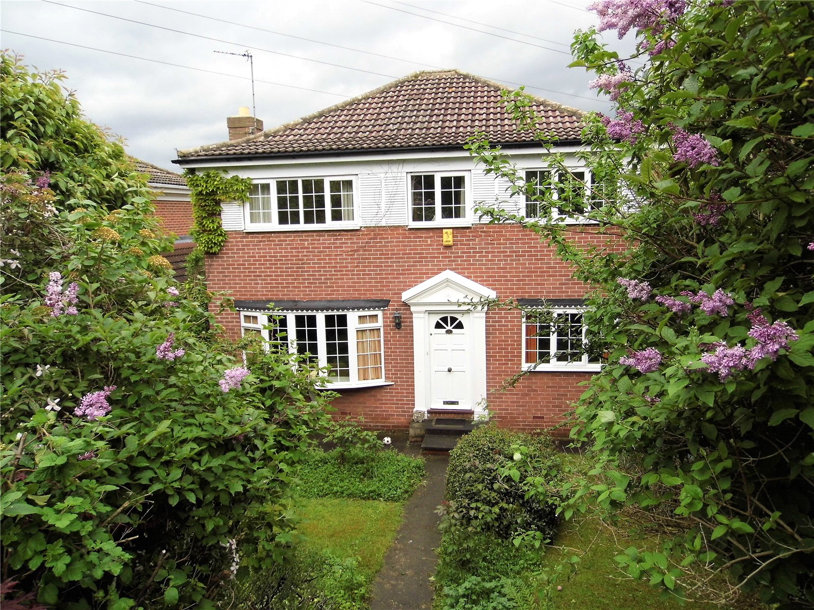 Whitegates Wakefield 4 bedroom House for sale in Walton Station Lane