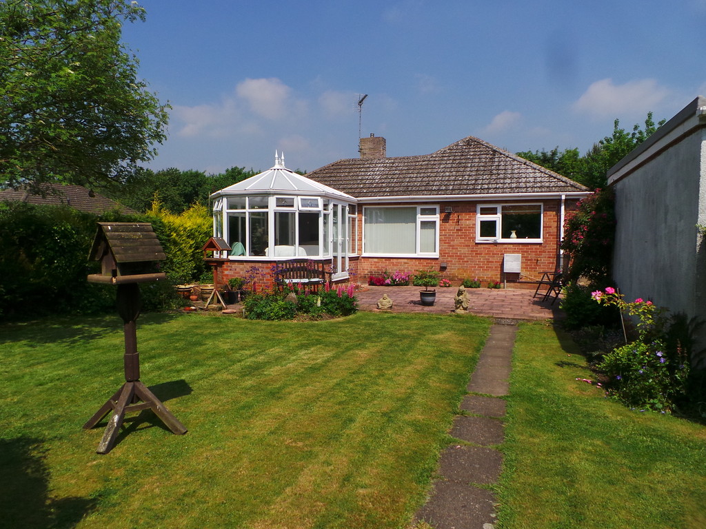 Martin & Co Gainsborough 3 bedroom Detached Bungalow Let in Brook Lane