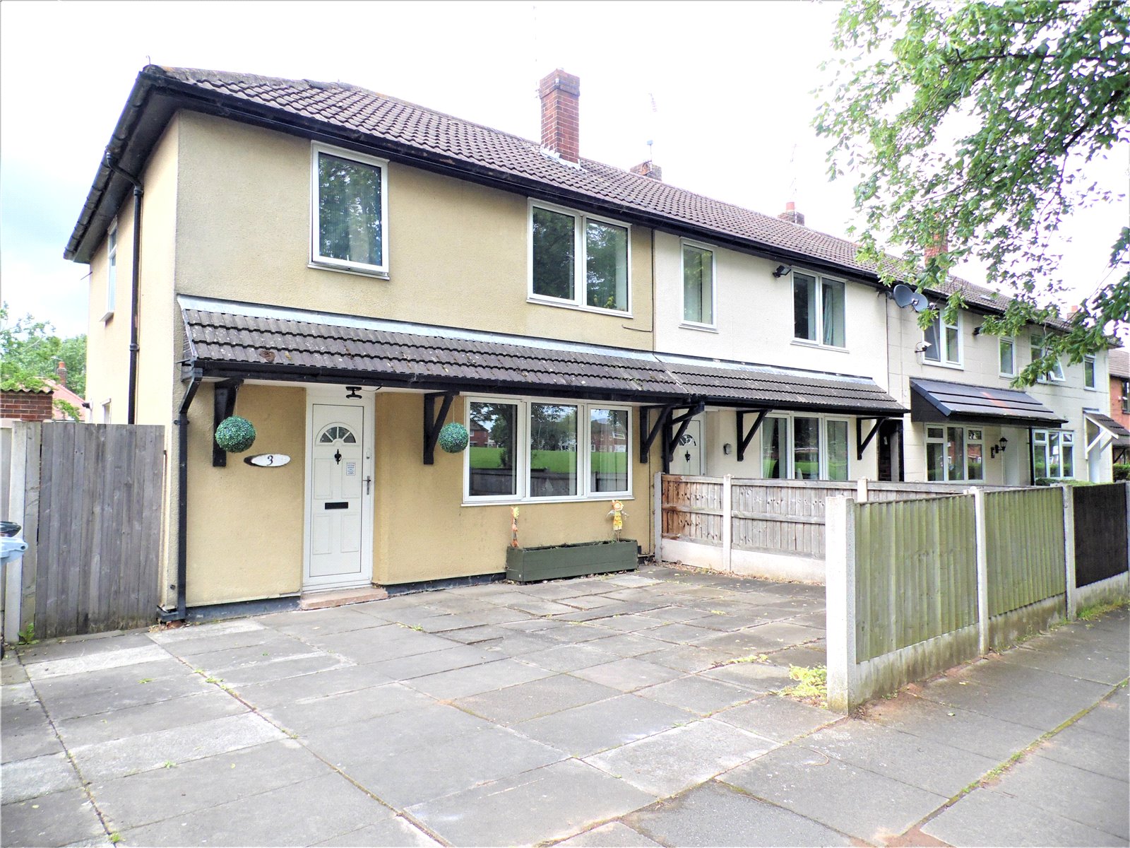 Whitegates Crewe 3 bedroom House for sale in Sweet Briar Crescent