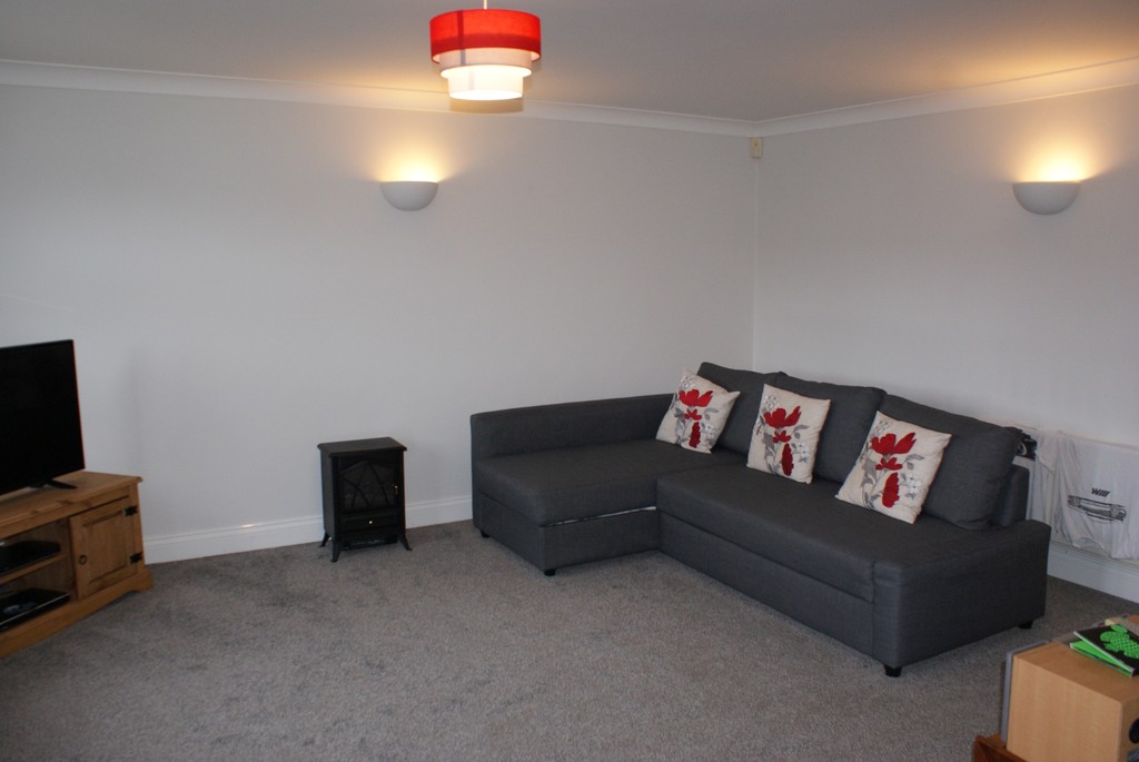 Martin Co Eastbourne 2 Bedroom Apartment Let In Chawbrook