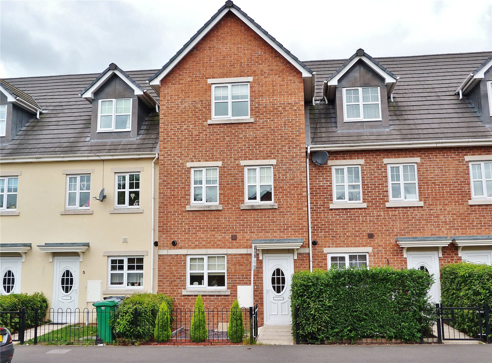 Whitegates Crewe 4 bedroom House SSTC in Goddard Street Crewe Cheshire