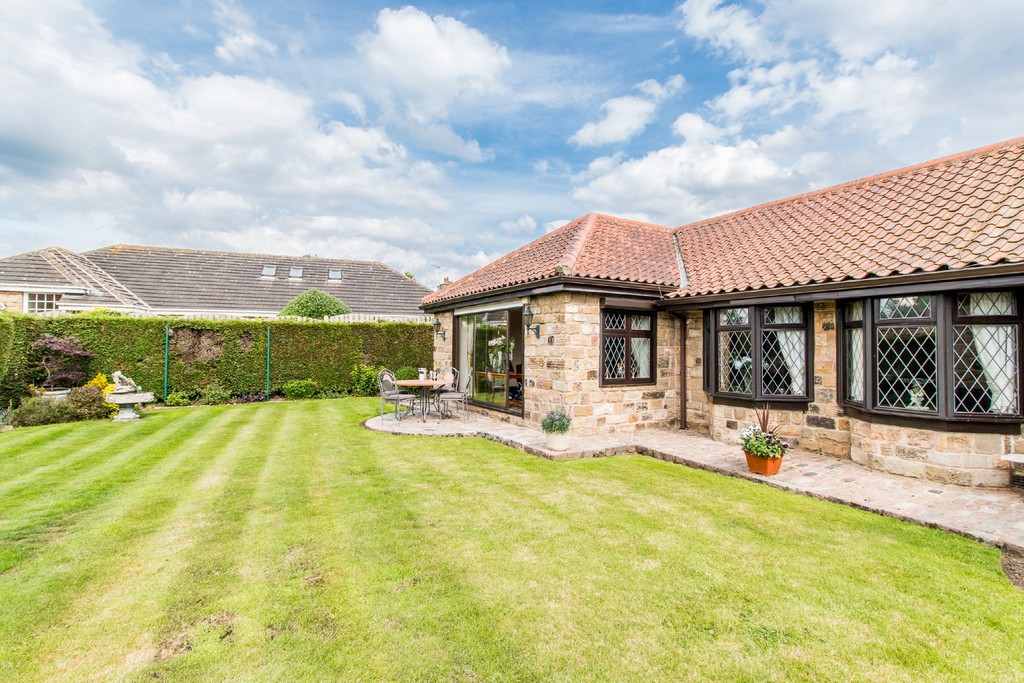 Martin & Co Rotherham 3 bedroom Detached Bungalow Let in Main Street