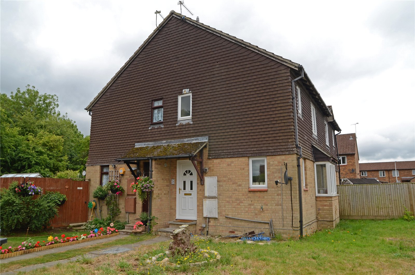 Parkers Tilehurst 2 bedroom House To Let in Willow Tree ...