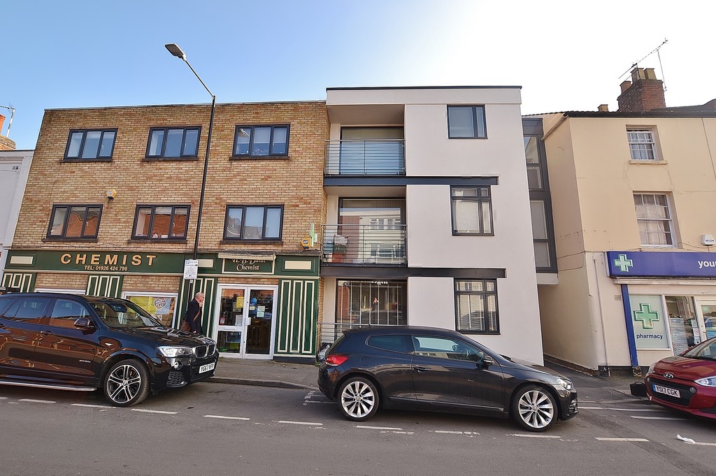 Martin & Co Leamington Spa 2 bedroom Apartment To Let in Oxford House