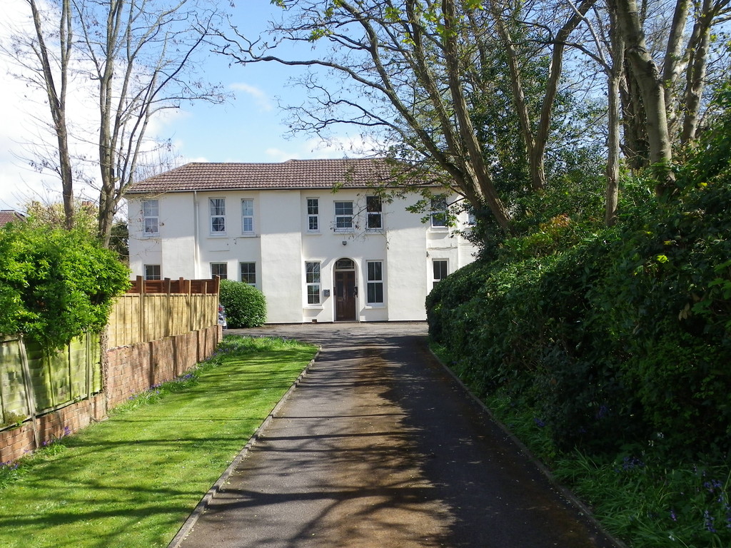 Martin & Co Southampton City 1 bedroom Ground Floor Flat Let in St