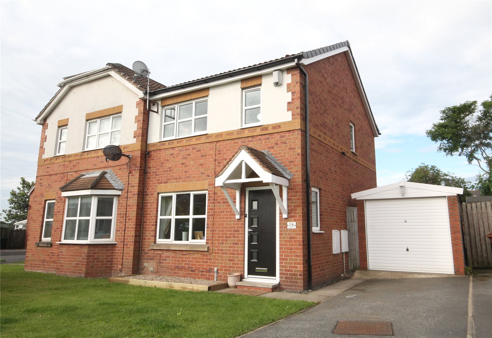 Whitegates Barnsley 3 bedroom House SSTC in Storrs Wood View Cudworth