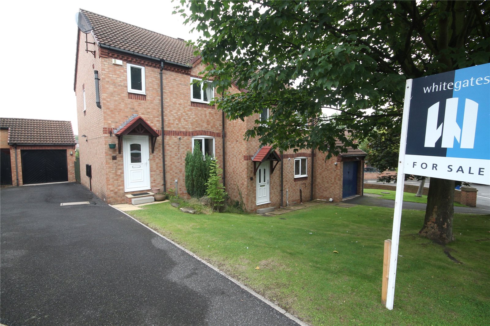 Whitegates Barnsley 3 bedroom House SSTC in Rose Hill Drive, Dodworth