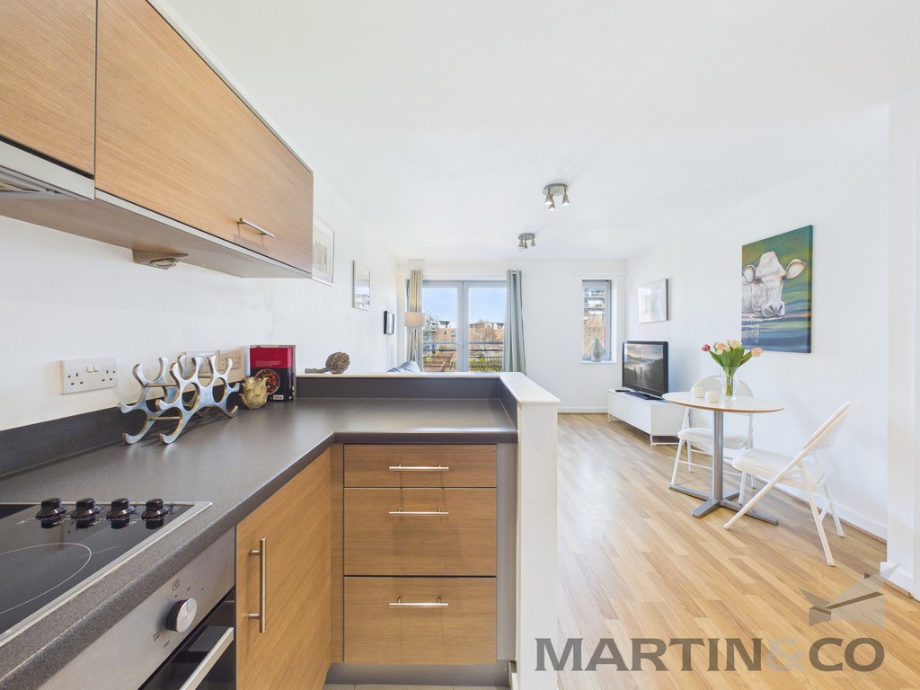 Martin & Co Portsmouth 1 bedroom Apartment Let in Admiralty Quarter, Portsmouth