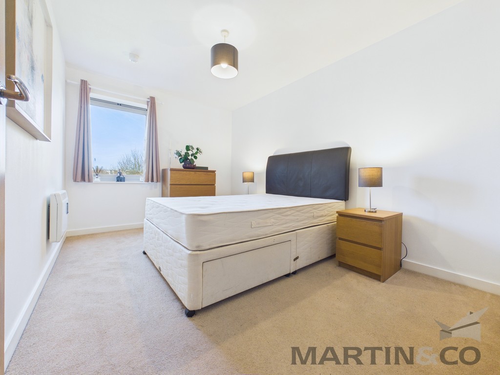 Martin & Co Portsmouth 1 bedroom Apartment Let in Admiralty Quarter, Portsmouth