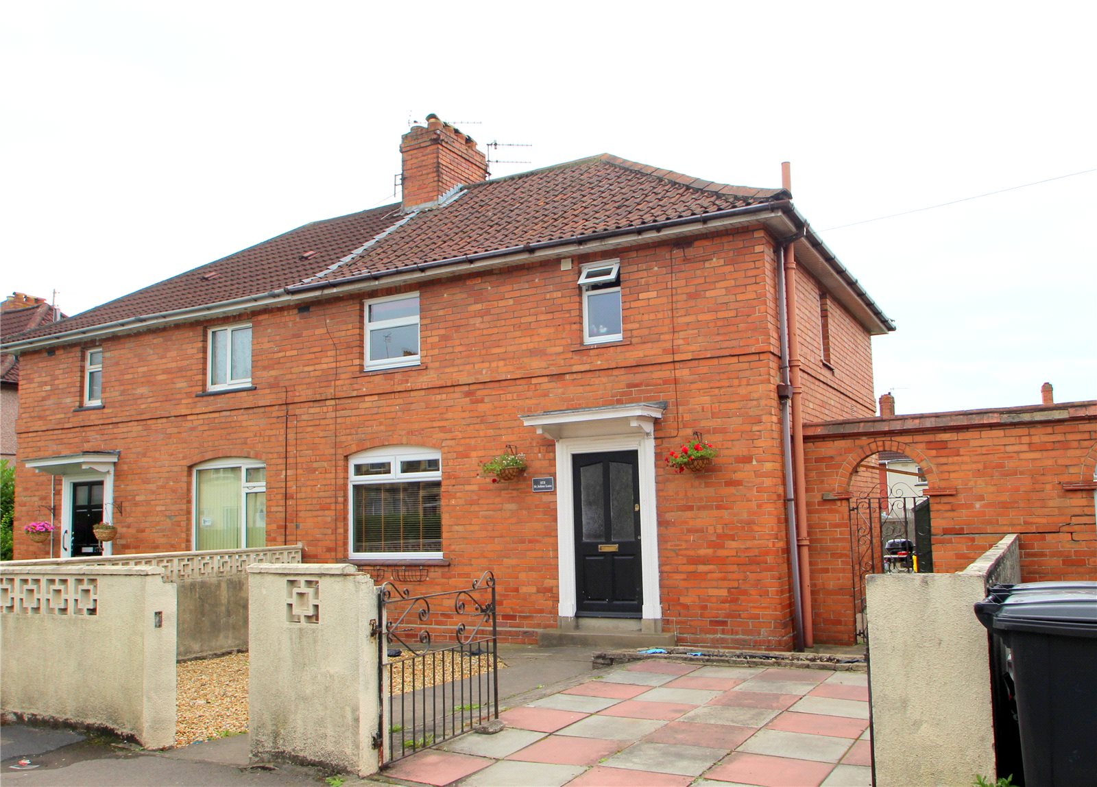 CJ Hole Southville 3 bedroom House for sale in St Johns Lane Bedminster