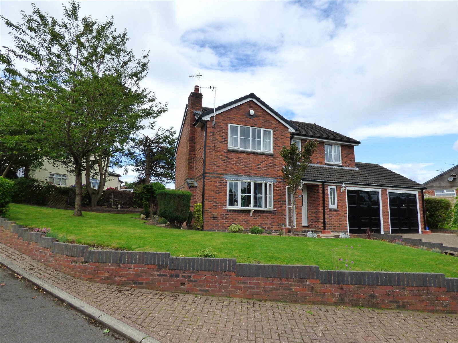 Whitegates Cleckheaton 4 bedroom House for sale in Greenton Avenue Scholes Cleckheaton BD19