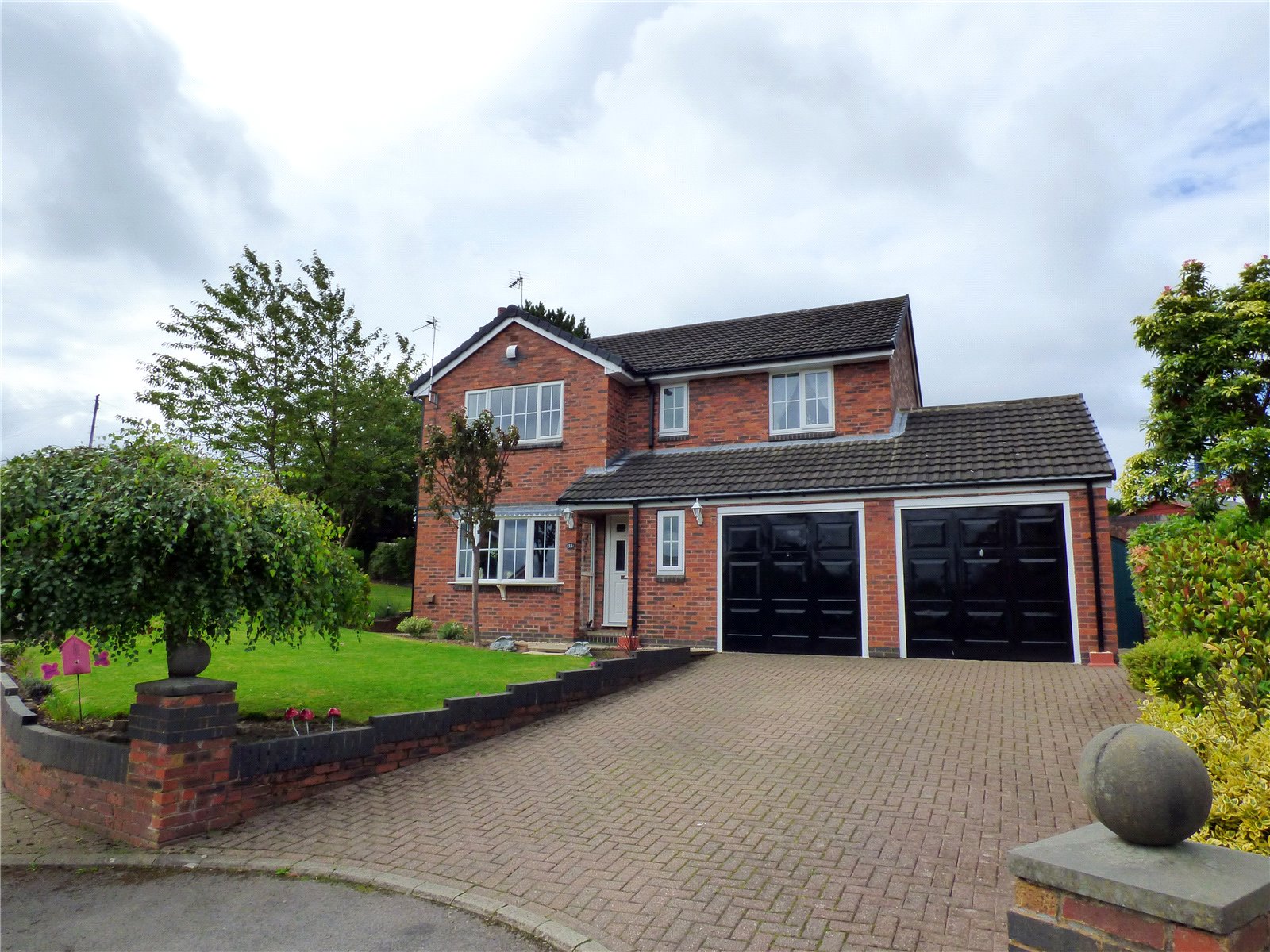 House For Sale Penn Drive Cleckheaton at Amy McAllister blog