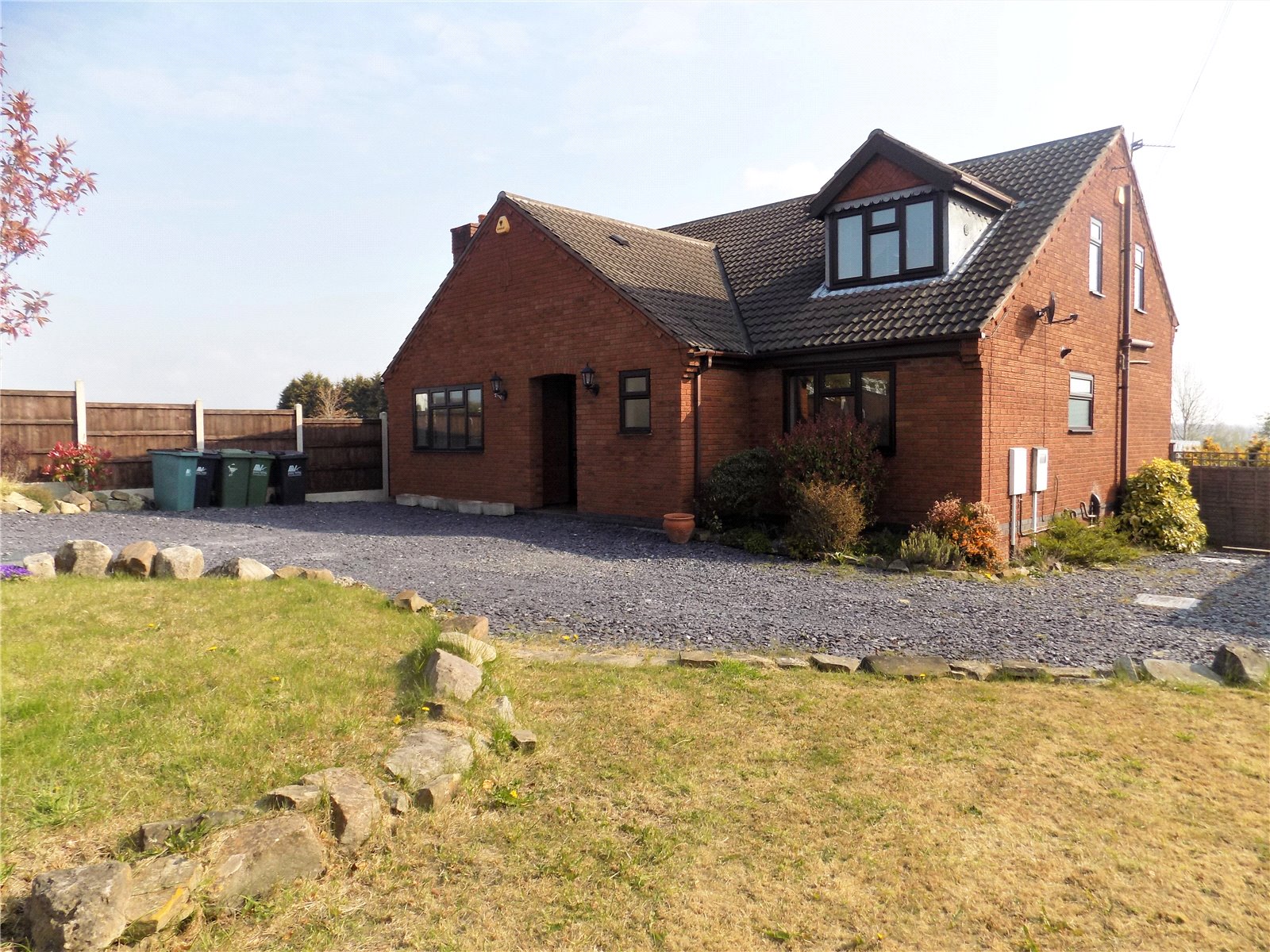 Whitegates Heanor 5 bedroom House To Let in Hassock Lane North, Shipley