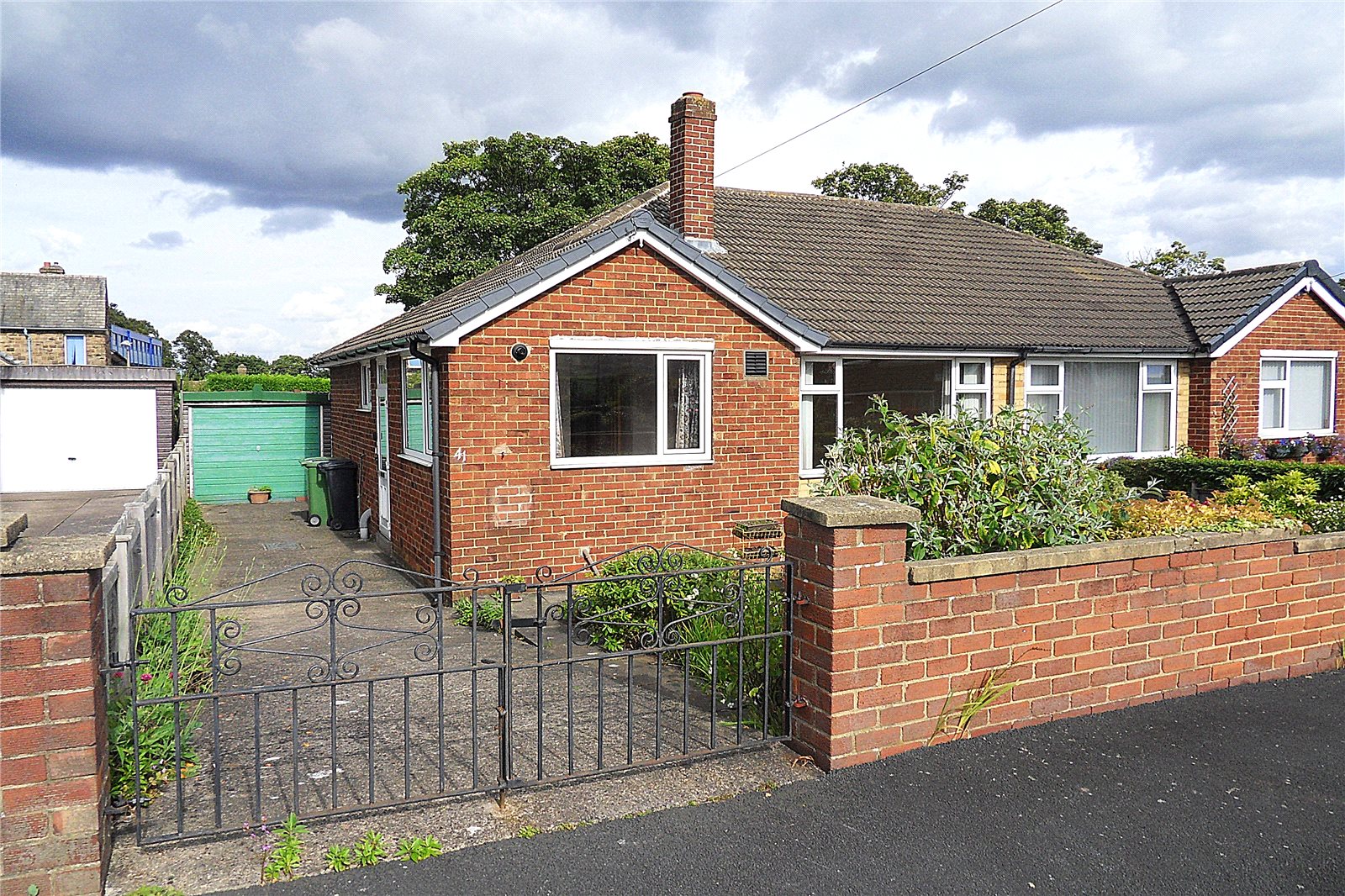 Whitegates Mirfield 2 bedroom Bungalow SSTC in Westfields Avenue