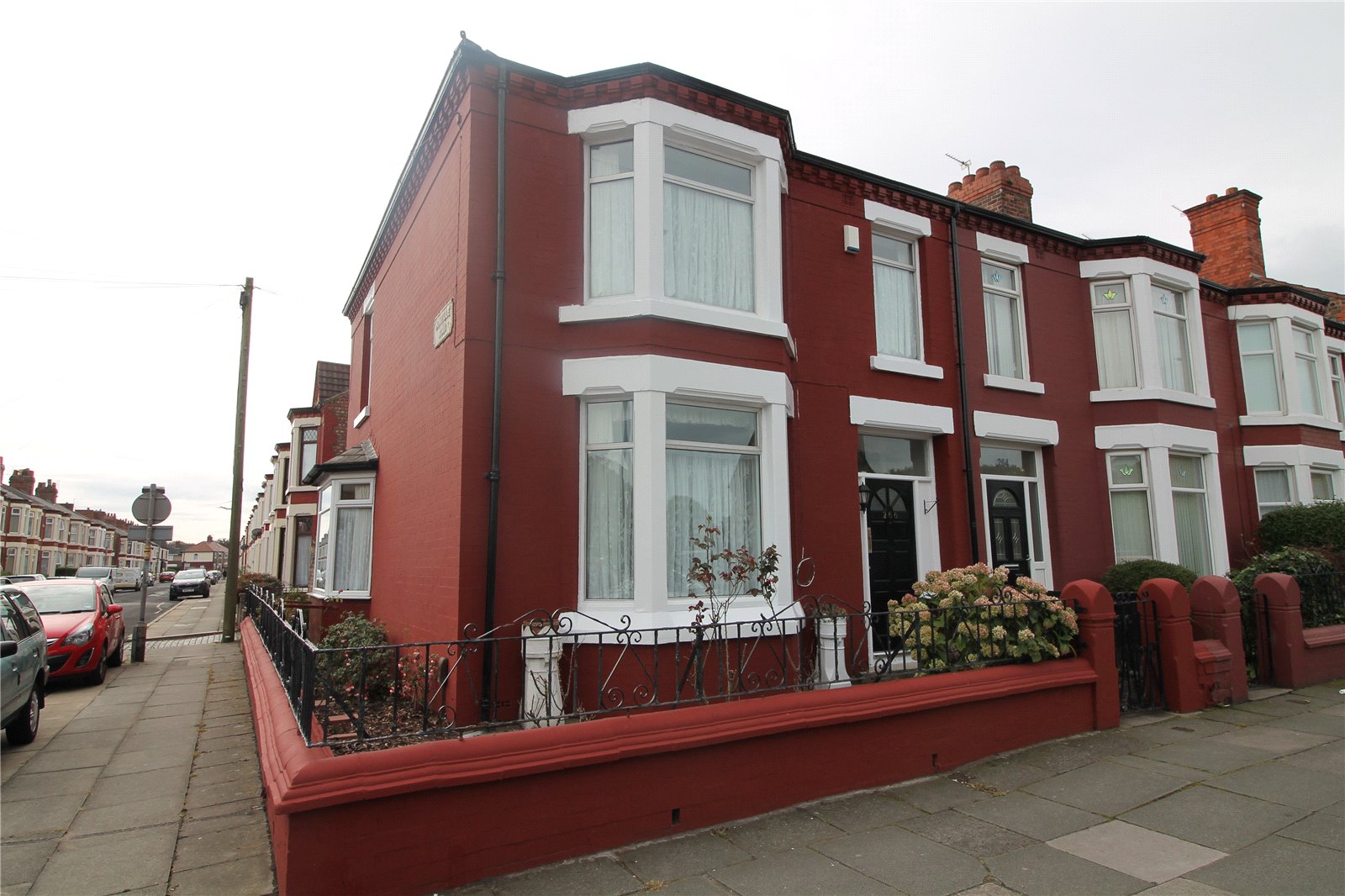 Whitegates Walton Vale 3 bedroom House for sale in Longmoor Lane