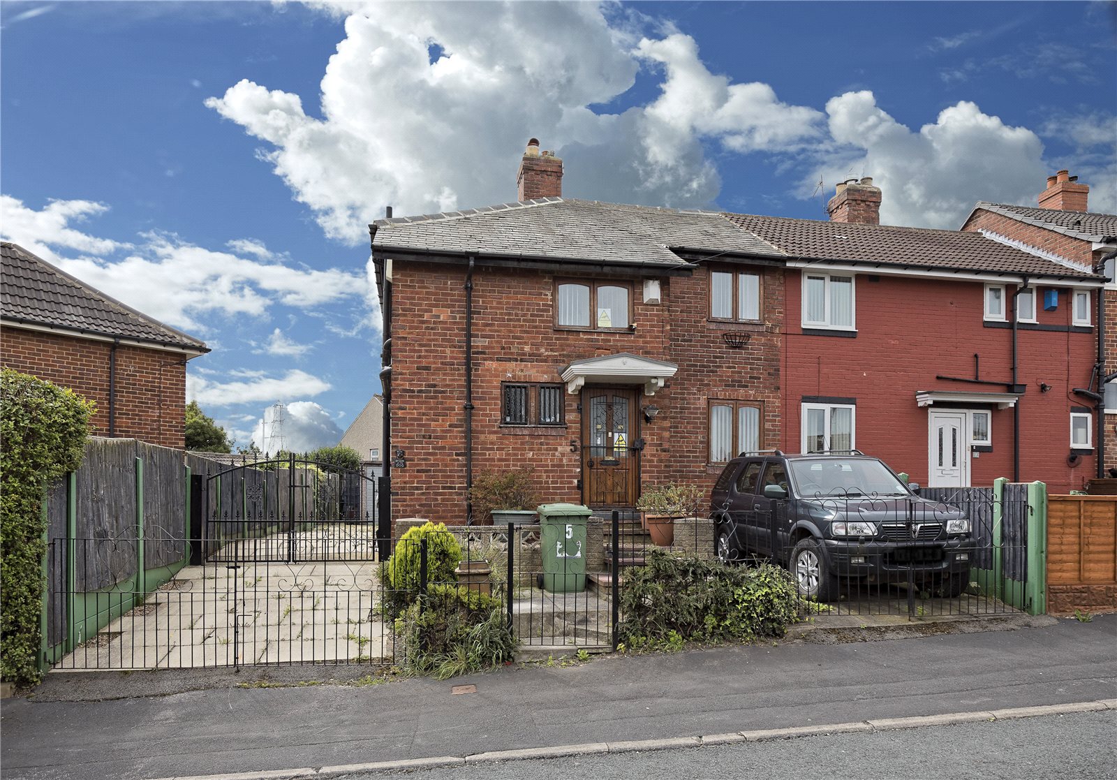 Whitegates Bramley 3 bedroom House for sale in Wyther Park Mount Leeds
