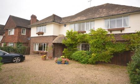 4 bedroom Detached House to rent - Thetford Road, New Malden KT3