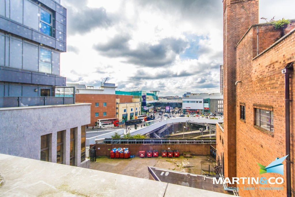 Martin & Co Birmingham City 2 bedroom Apartment Let in St Martins Gate