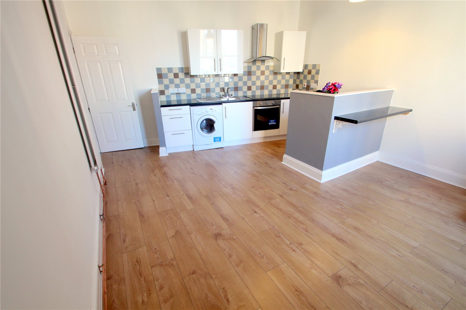 CJ Hole Southville 3 bedroom Flat to rent in North Street Southville