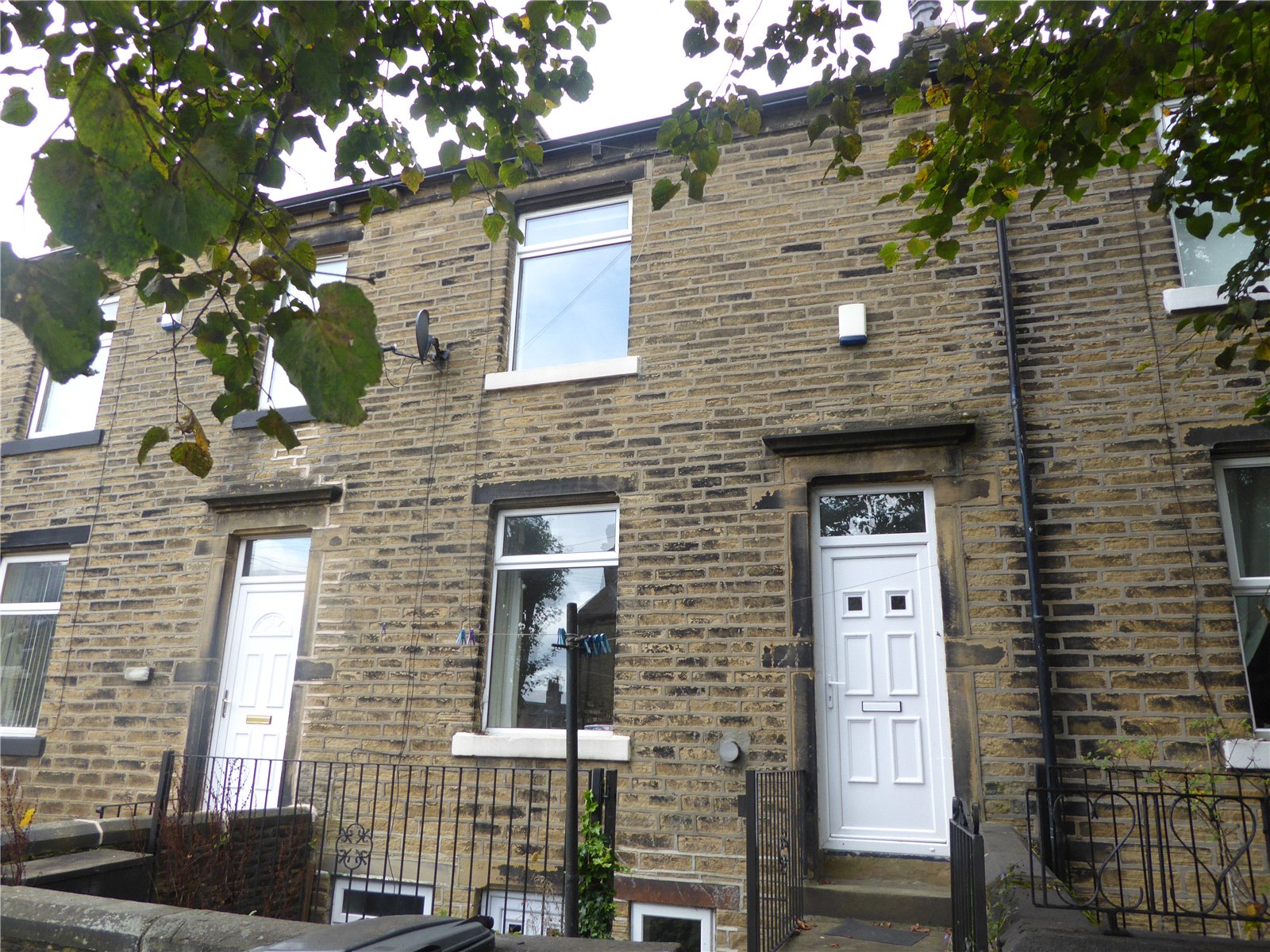 Whitegates Halifax 2 bedroom House to rent in Emscote Avenue Bell Hall