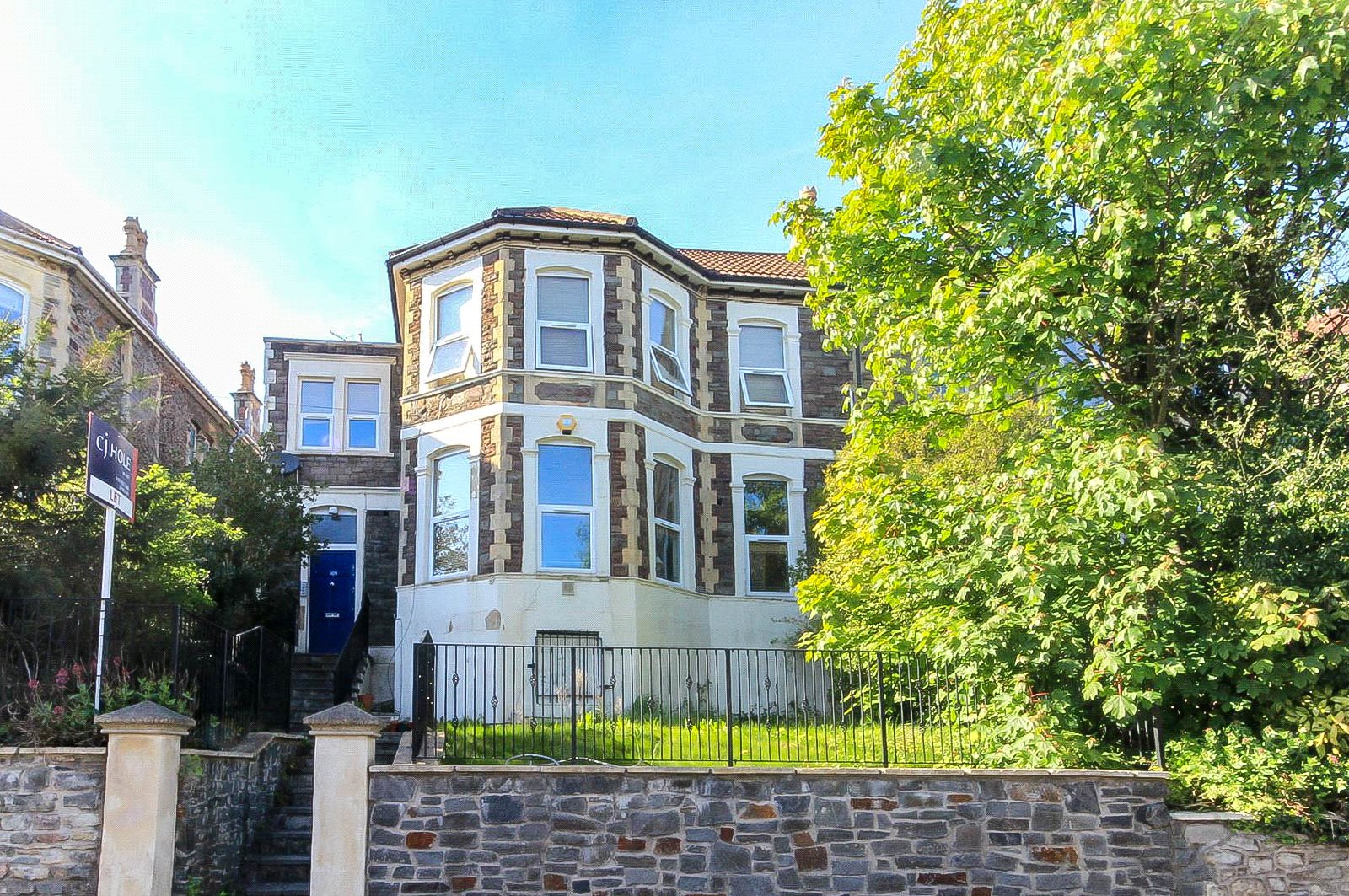 CJ Hole 1 bedroom Flat to rent in Cromwell Road, St Andrews