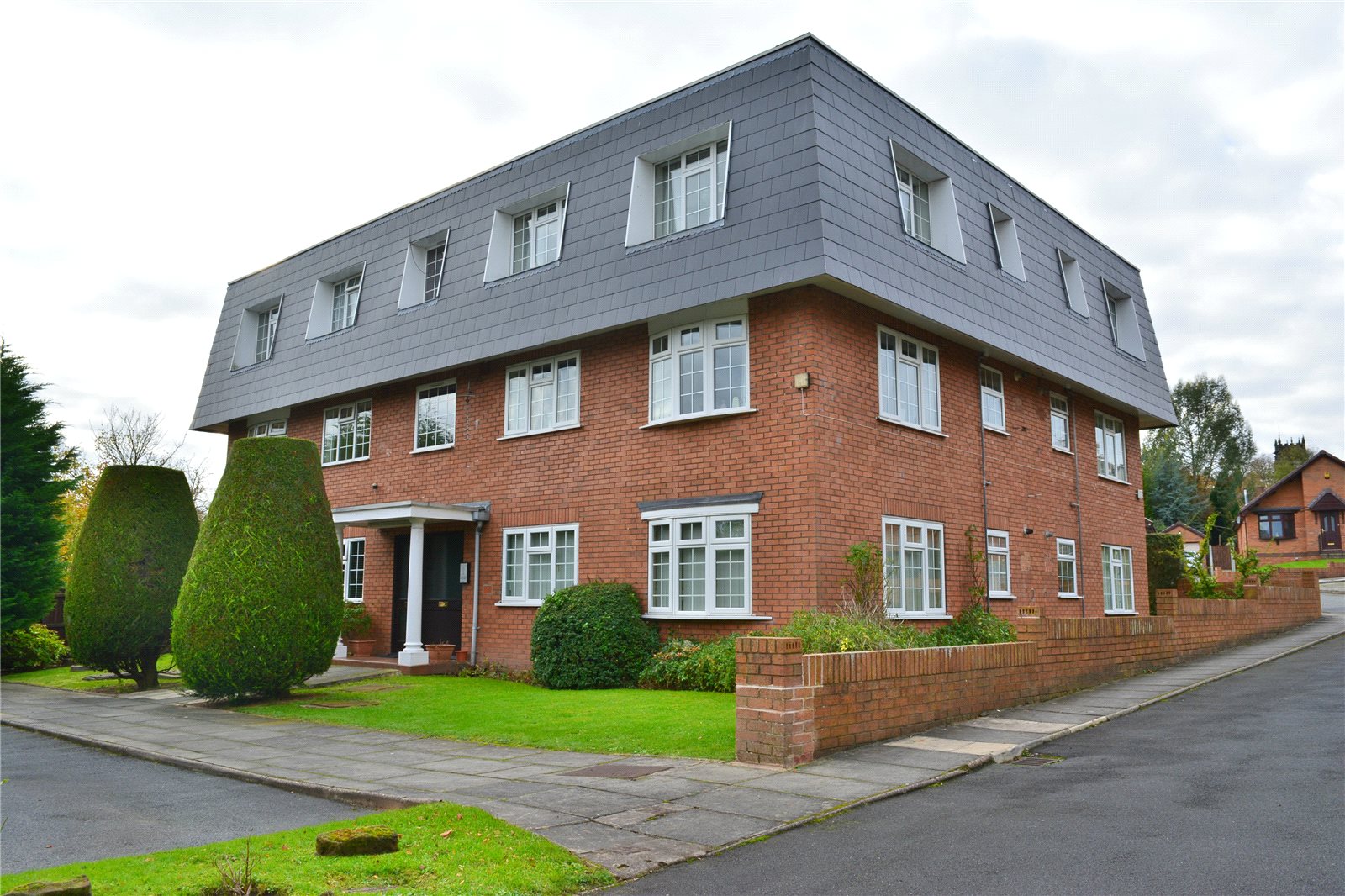 Whitegates Woolton 1 bedroom Flat To Let in Hillside Court Liverpool