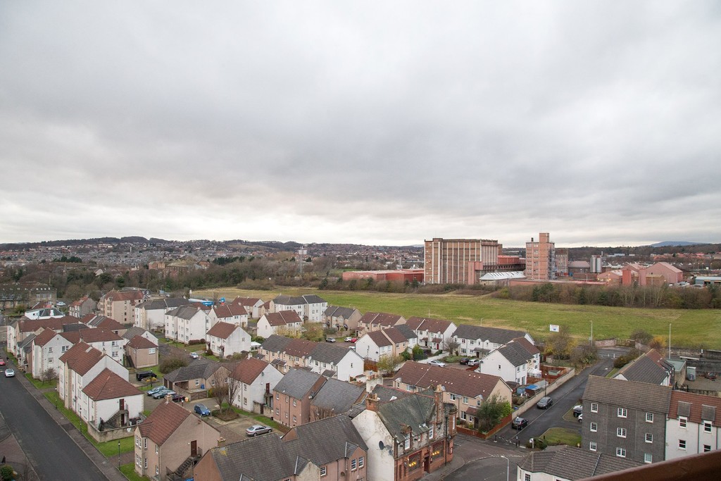 Martin & Co Kirkcaldy 2 bedroom Apartment Let in Ravenscraig, Kirkcaldy