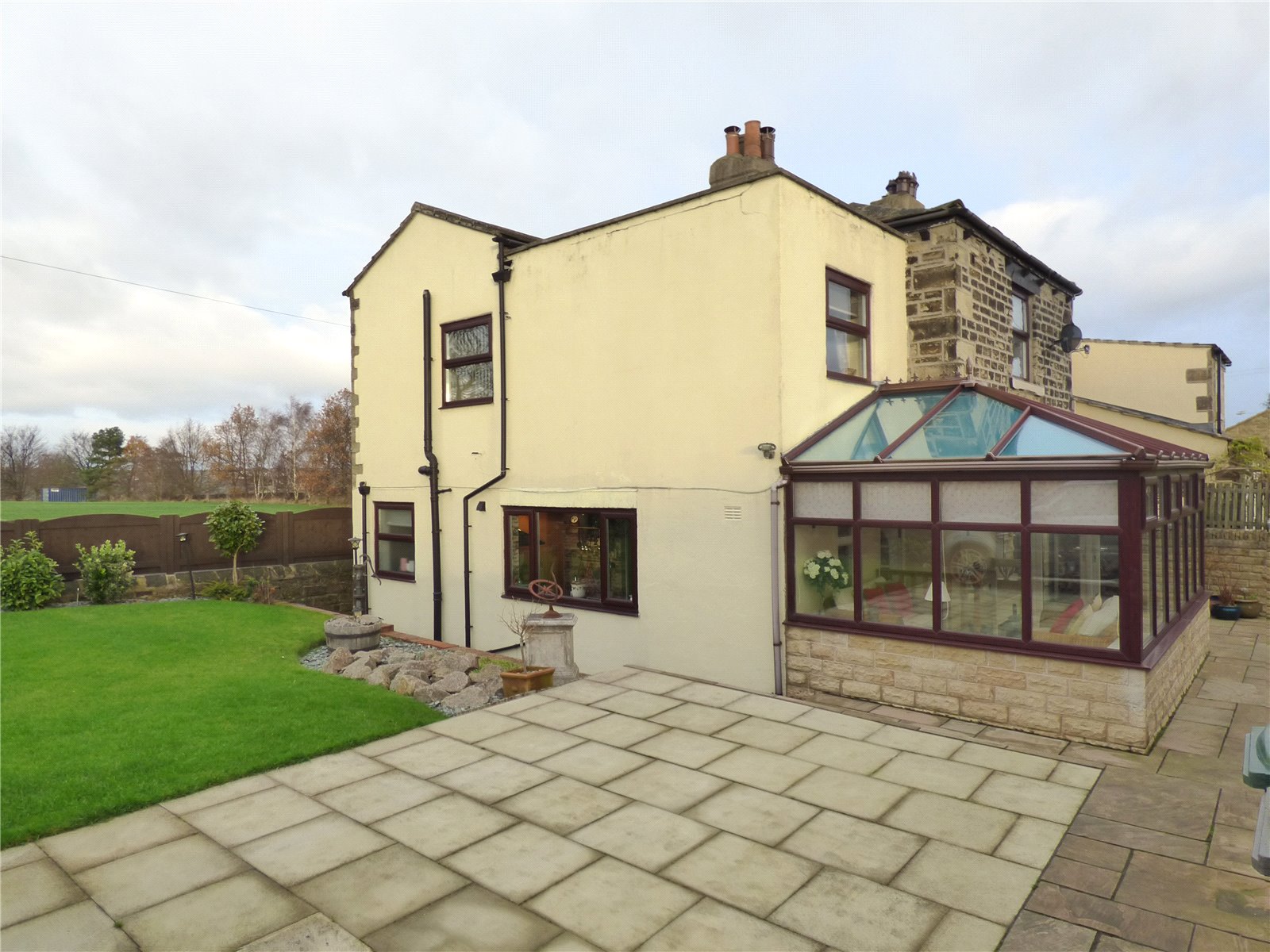 Whitegates Cleckheaton 4 bedroom House for sale in Halifax Road