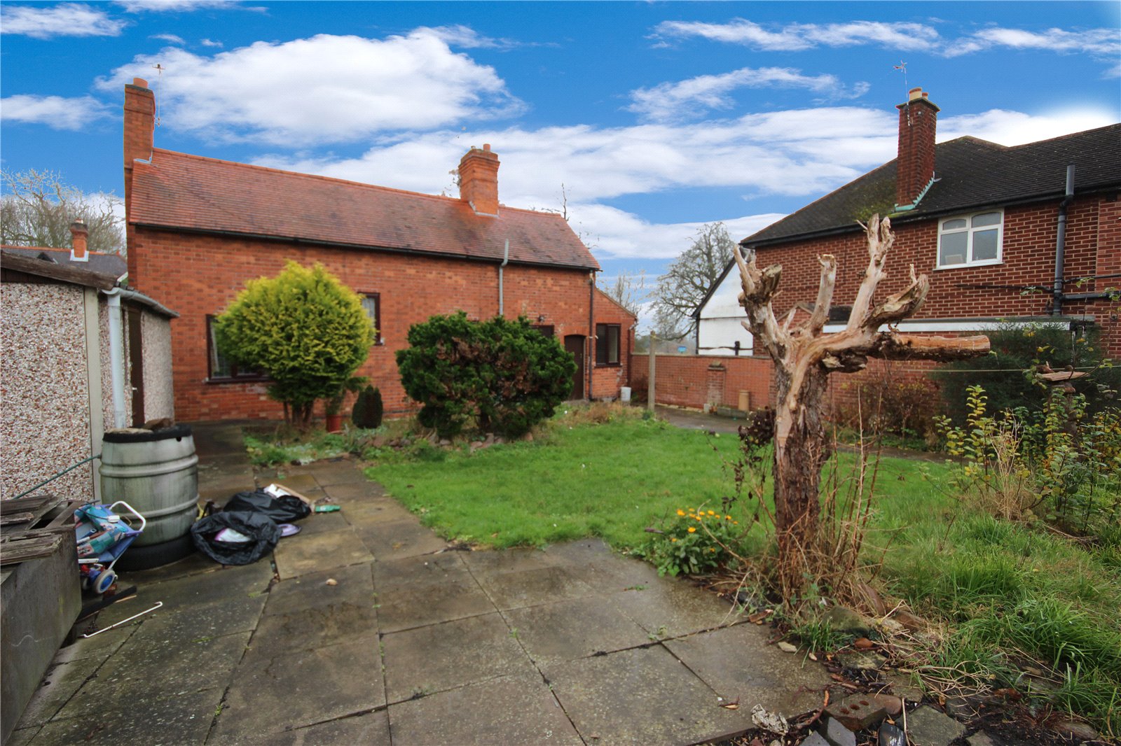 Whitegates Leicester 3 bedroom Cottage for sale in Braunstone Lane Braunstone Leicester LE3