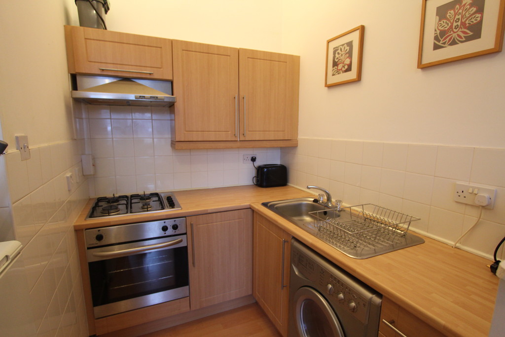 Martin & Co Glasgow Shawlands 1 bedroom Flat Let in ...