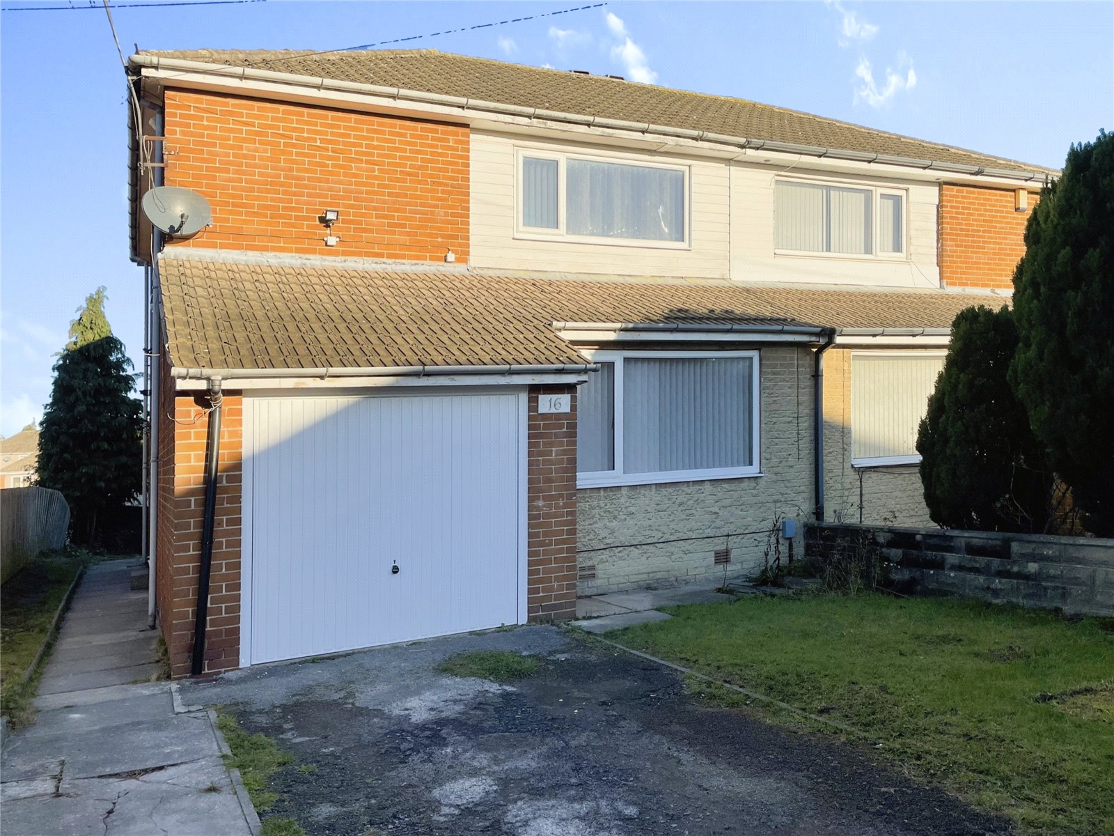 Rydal Drive, Dalton, Huddersfield Whitegates