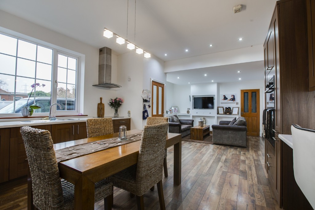 Martin Co Rotherham 4 Bedroom Semi Detached House Let In