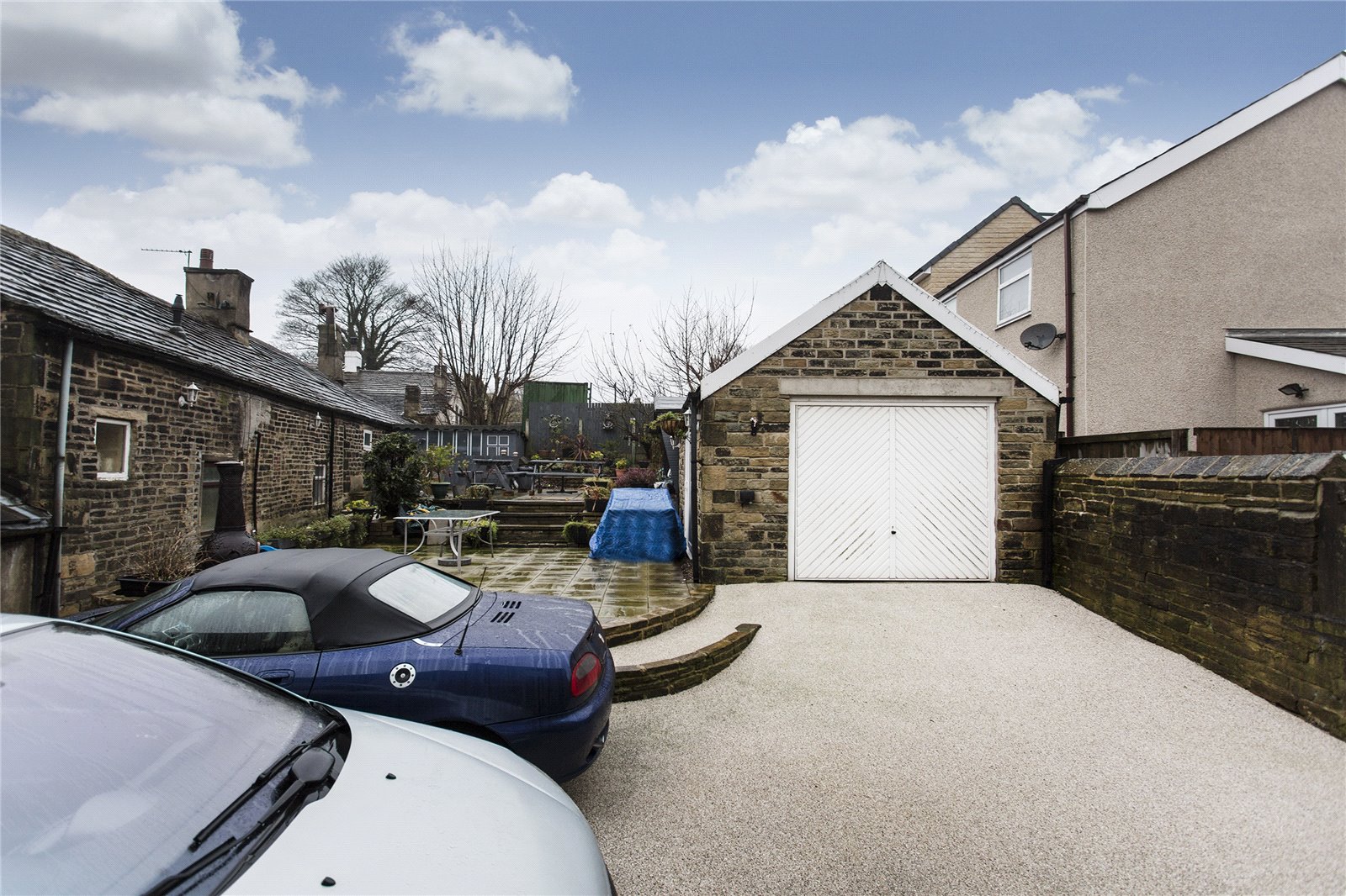 Whitegates Halifax 5 bedroom House for sale in Shay Lane Holmfield Halifax HX3 Whitegates