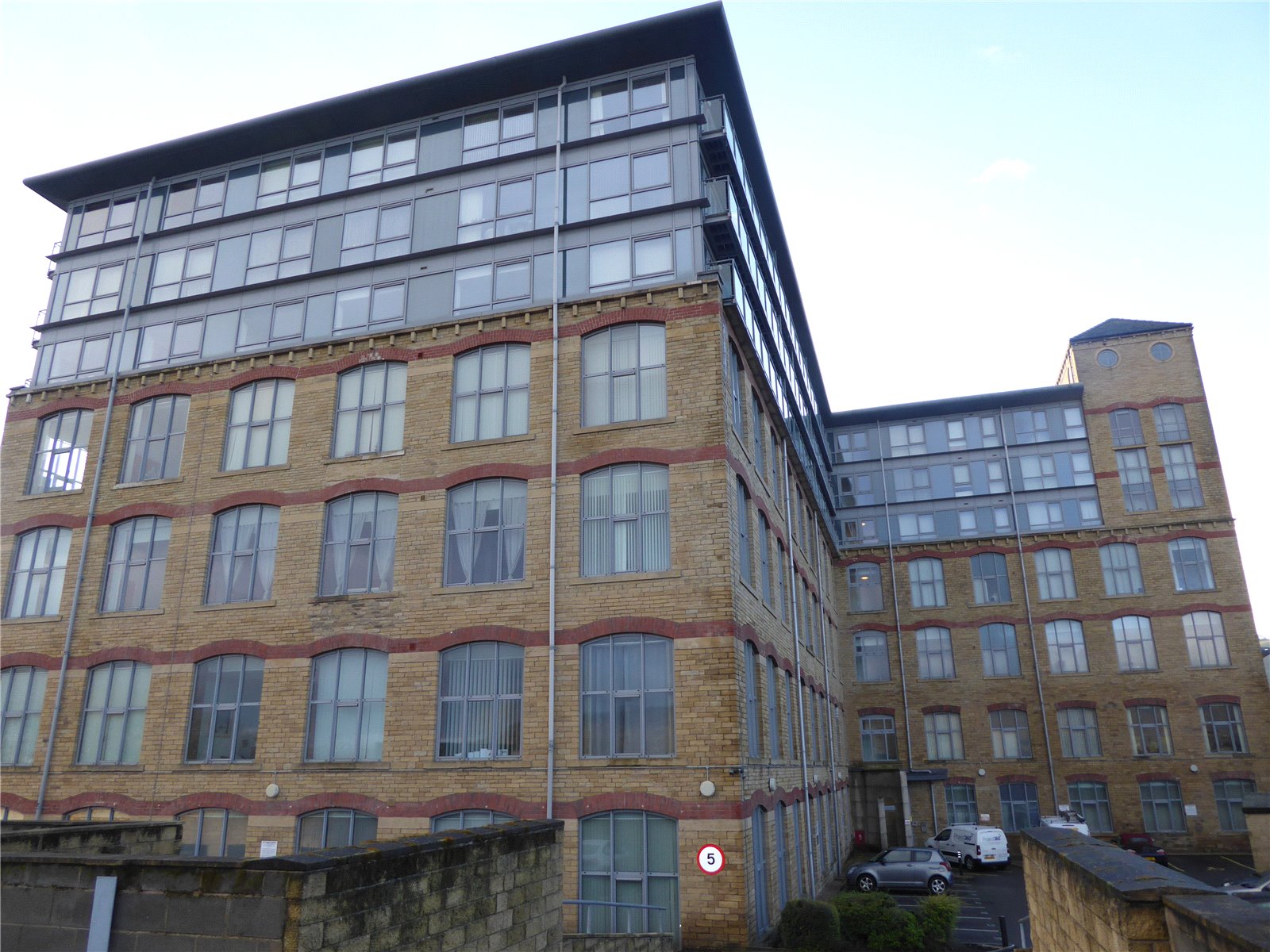 Whitegates Halifax 3 Bedroom Flat To Let In The Silk Mill