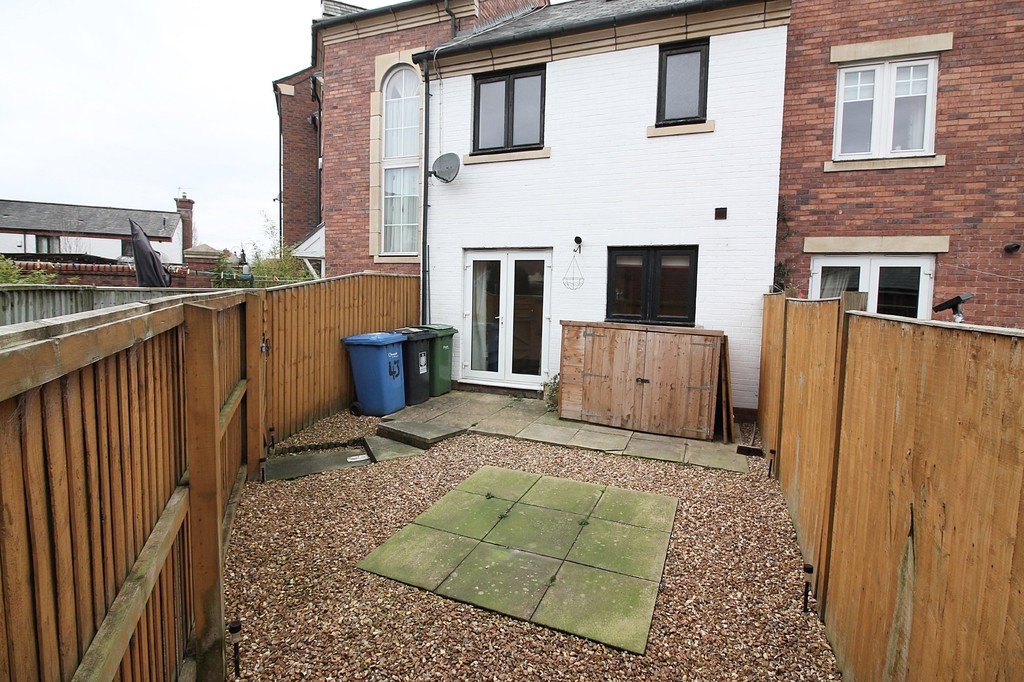Martin & Co Widnes 3 bedroom SemiDetached House Let in Stockdale Drive