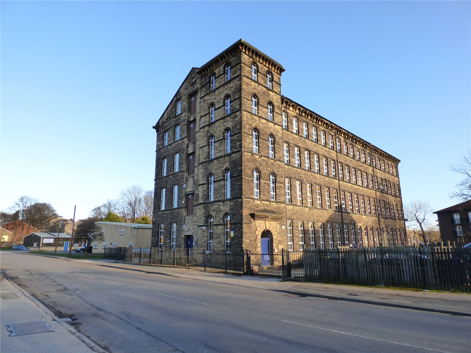 Whitegates Cleckheaton 2 bedroom Flat for sale in Waterfield Mill Balme