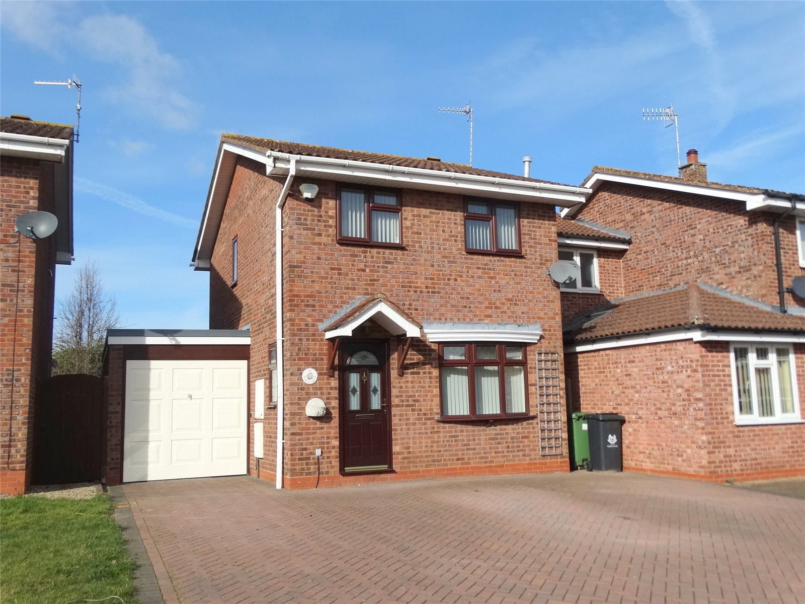 Cj Hole Worcester 3 Bedroom House To Rent In Grayling Close