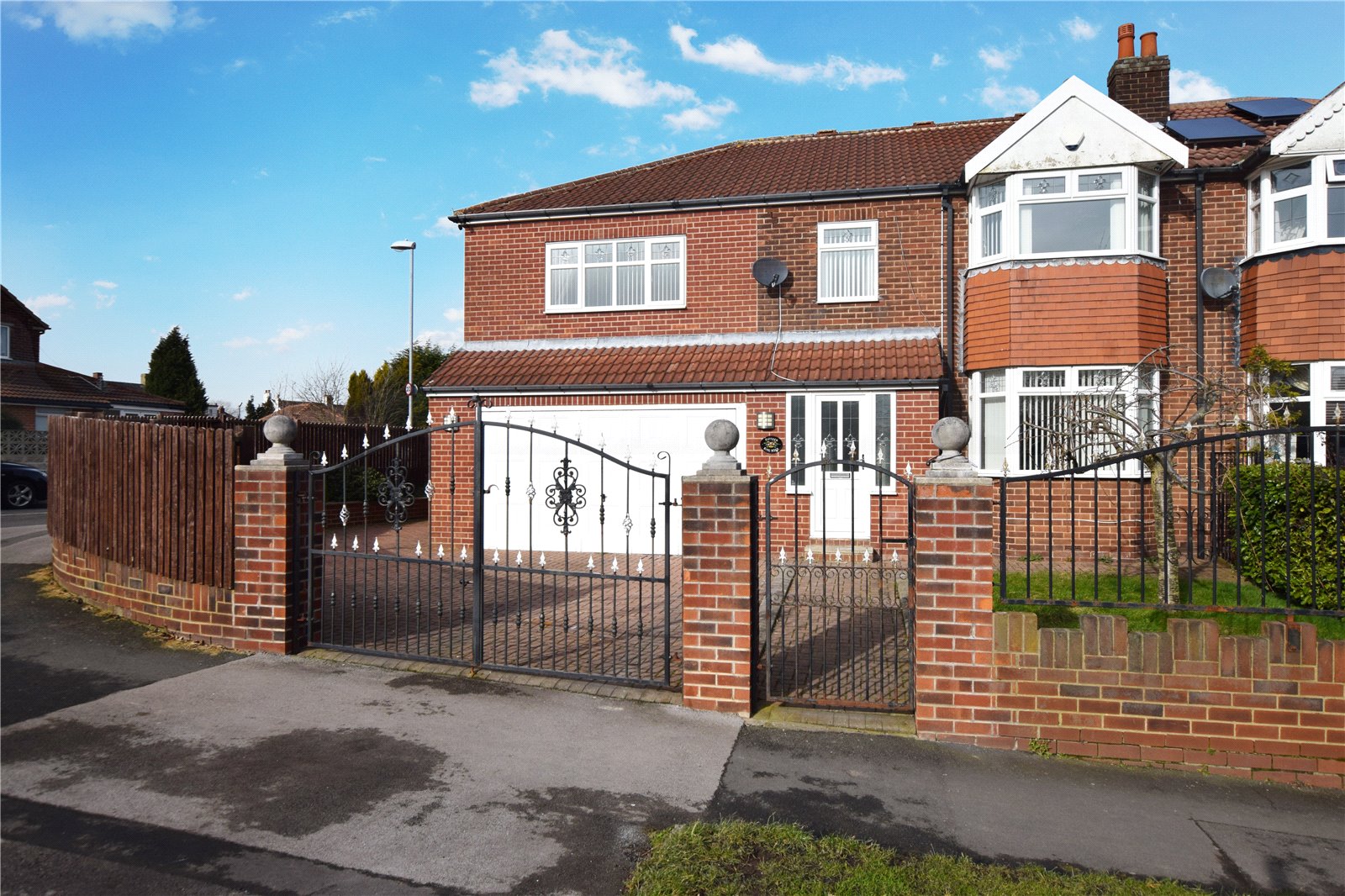 Whitegates South Leeds 5 bedroom House for sale in Ring Road Middleton