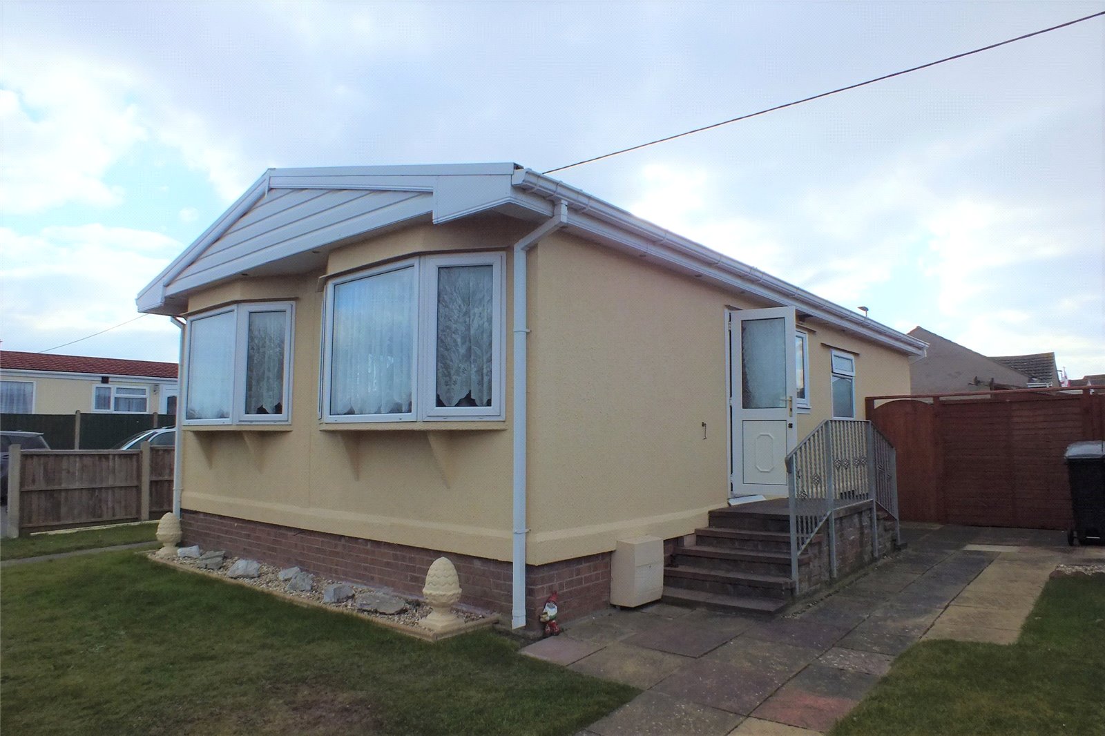 CJ Hole BurnhamonSea 2 bedroom House for sale in Brean Court Brean