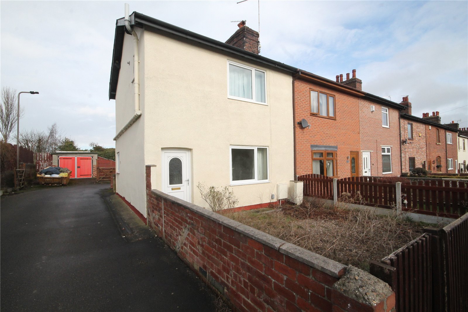 Whitegates Barnsley 3 bedroom House for sale in Station Road Lundwood