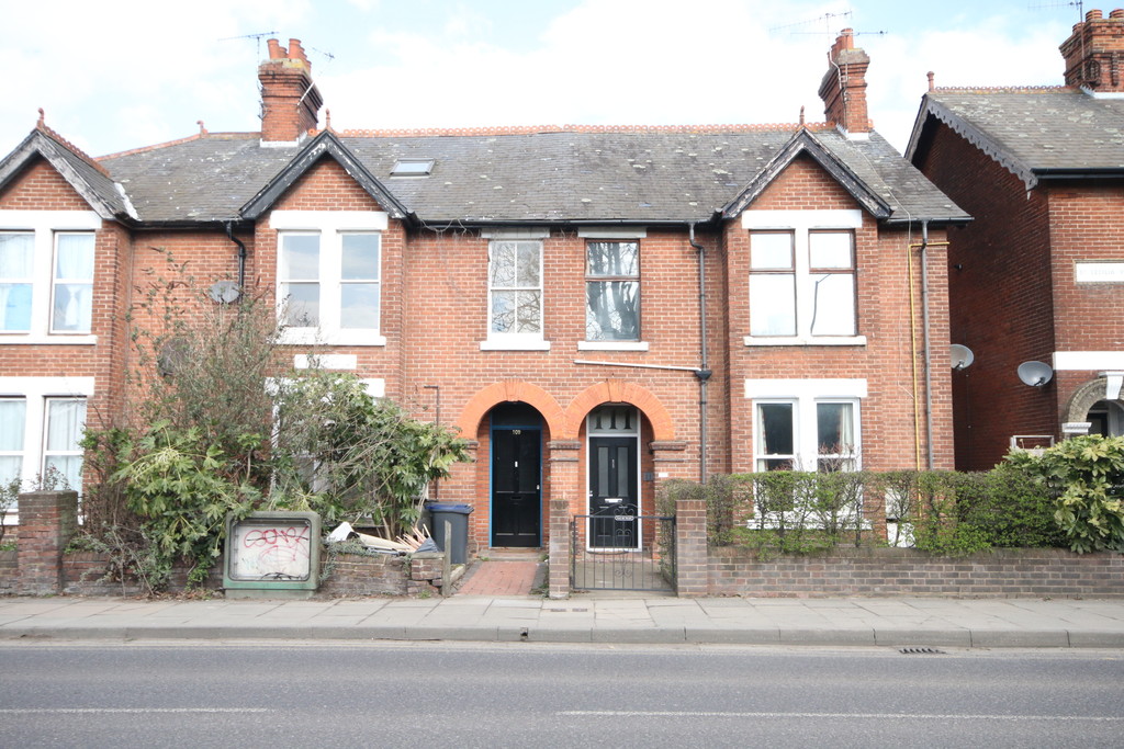 Martin & Co Canterbury 2 bedroom Apartment Let in Sturry Road, Canterbury